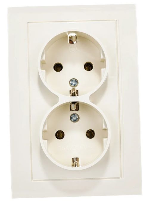 Розетка 2-м СП Бриллиант 16А IP20 с заземл. сл. кость UNIVersal 7948752